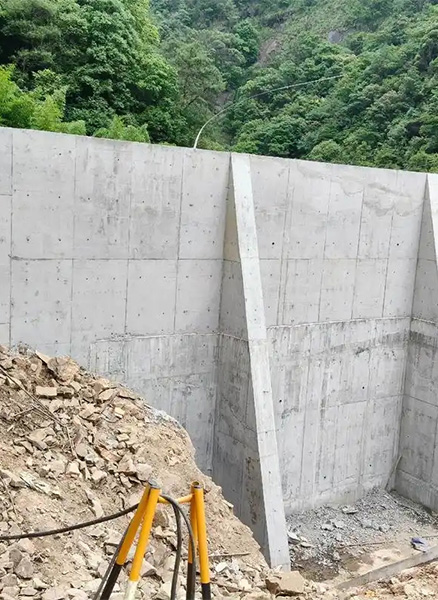 石家庄桥西区重力式挡土墙